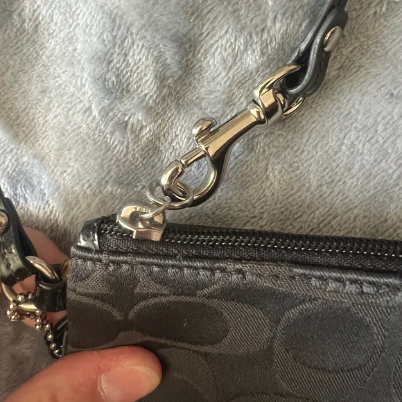 Coach zip wristlet black with purple, NWOT - Picture 6 of 7